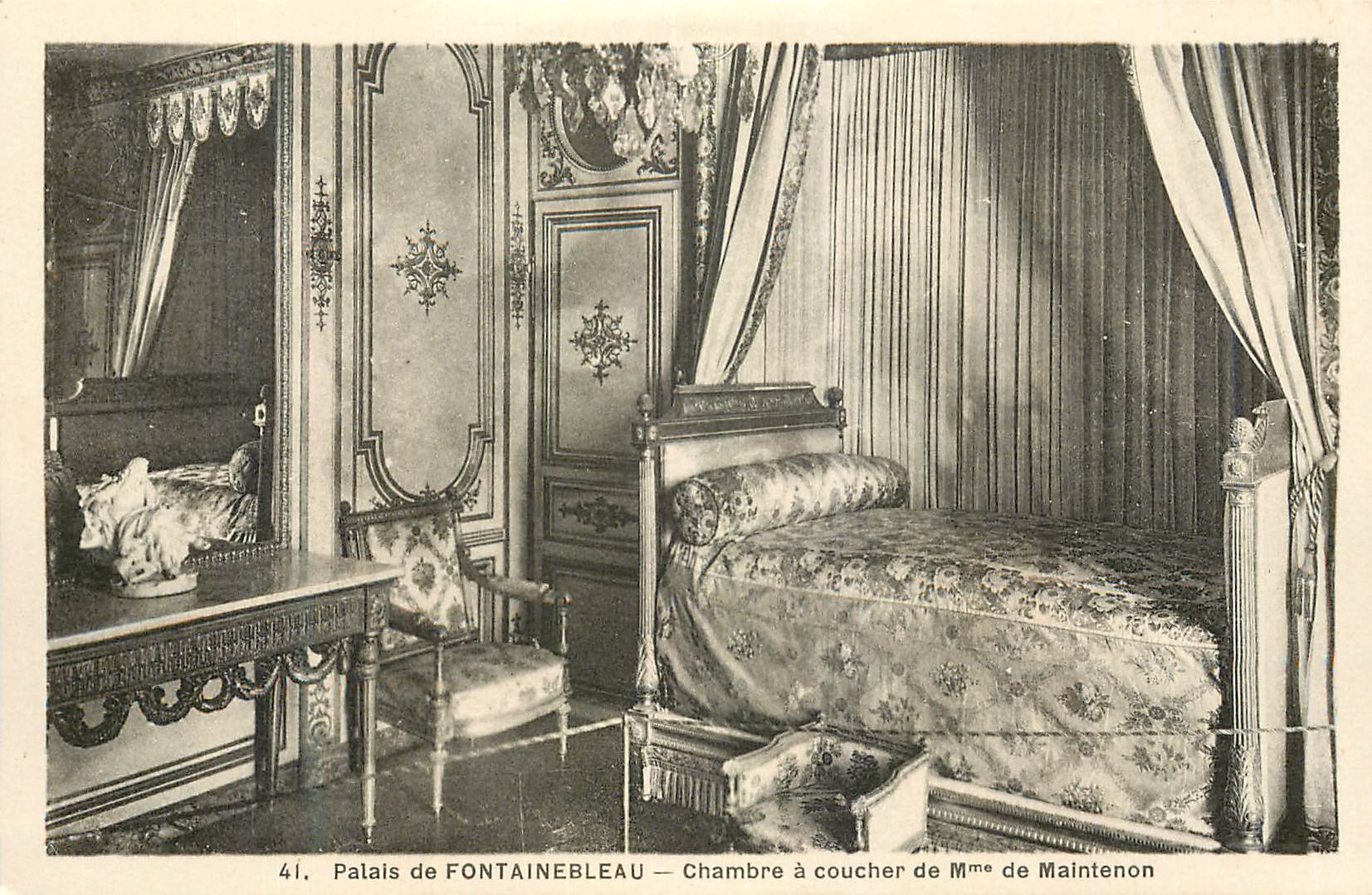 Schloss FONTAINEBLEAU — Schlafzimmer der Madame de Maintenon